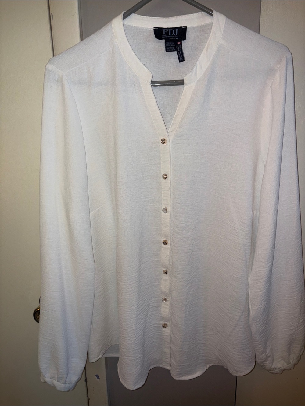 Size large Classic White Long-Sleeve button down Blouse